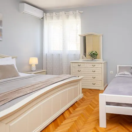 Adriatic Deluxe Apartment *