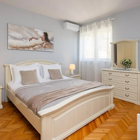 Adriatic Deluxe アパート ドゥギ・ラット